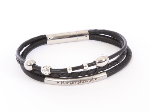 Handgearbeitetes Lederarmband Herzenshund mit Schmuckperlen Schwarz