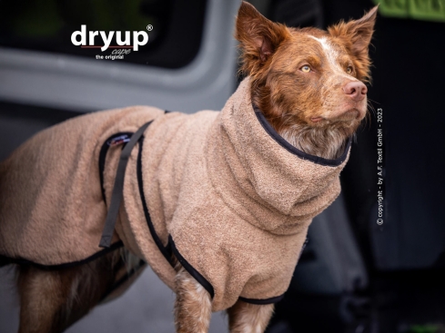Dryup Cape Hundebademantel coffee