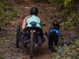 Ruffwear Pack Out Bag™ Kotbeutelhalter für volle Kotbeutel Basalt Gray L (19 x 16,5 cm) 5